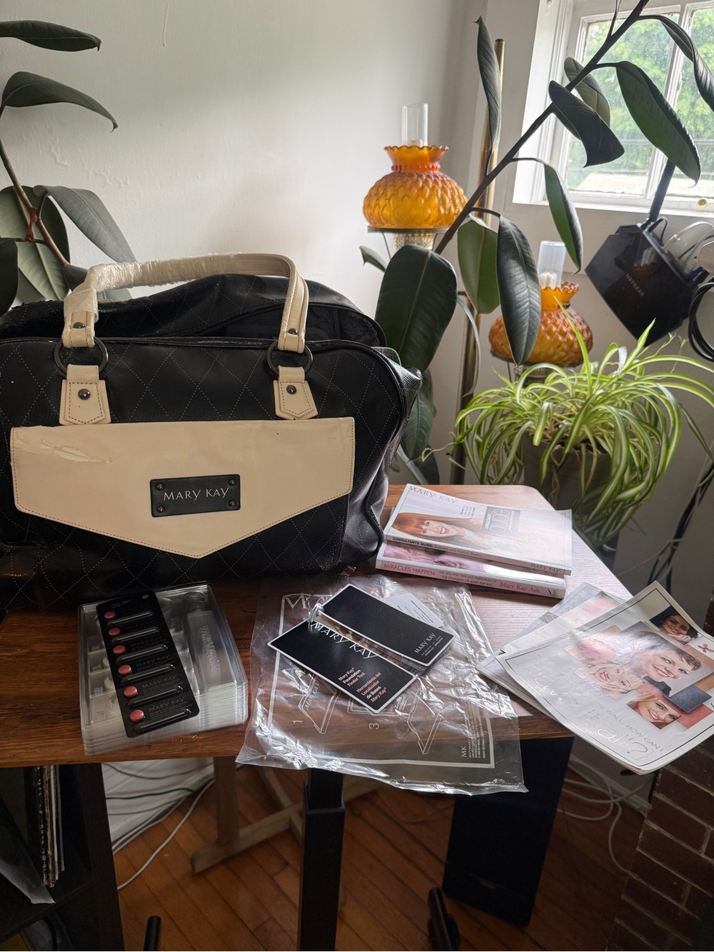 Mary Kay Black and Cream Quilted Cosmetic Tote with Samples